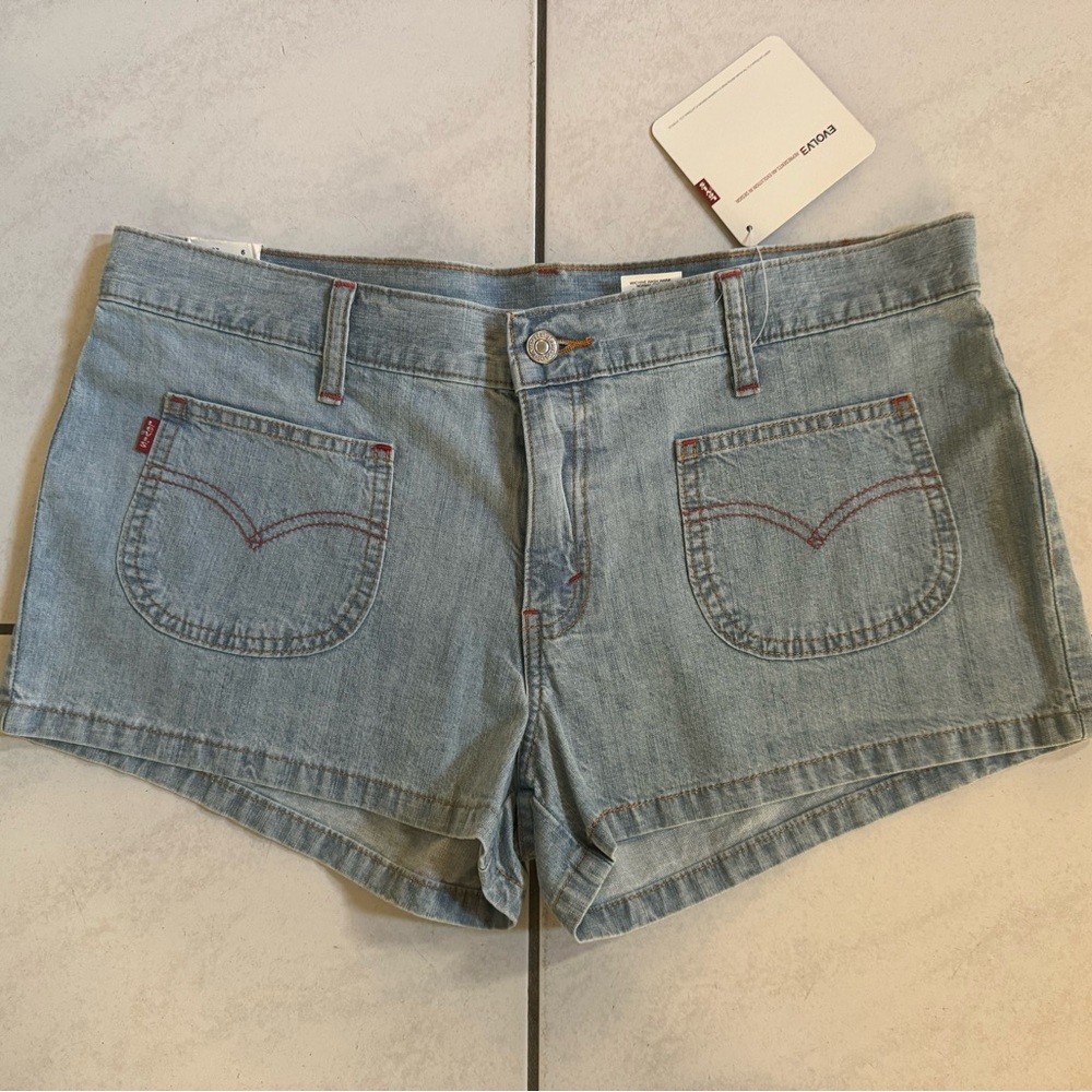 Levi’s jeans shorts. Very light. NWT. Vintage. Size: 11 junior